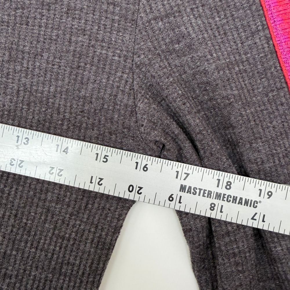 Natural Life Womens Charcoal Grey Waffle Knit Thermal Striped Sleeve Top Medium - Picture 8 of 9